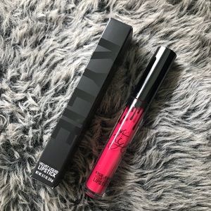 Kylie Cosmetics Velvet Surprise Me